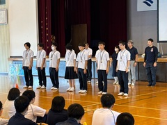 ６