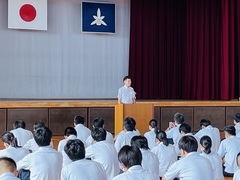 １